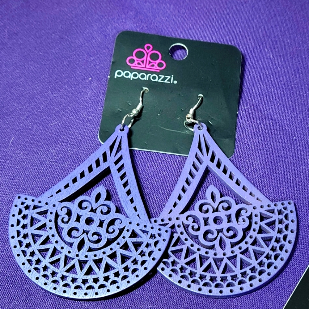 Paparazzi earring